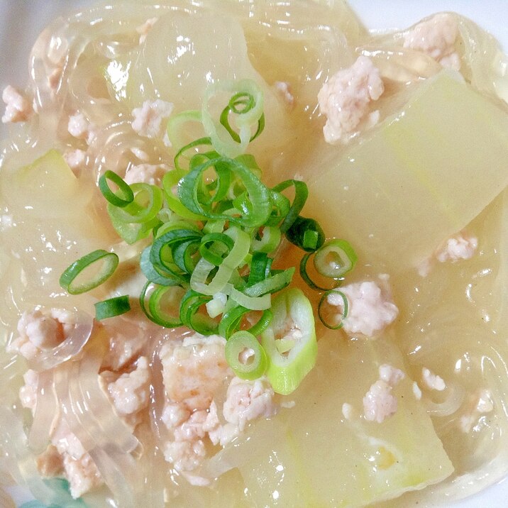 簡単に♪スープの素でとろとろ〜冬瓜と春雨のスープ煮